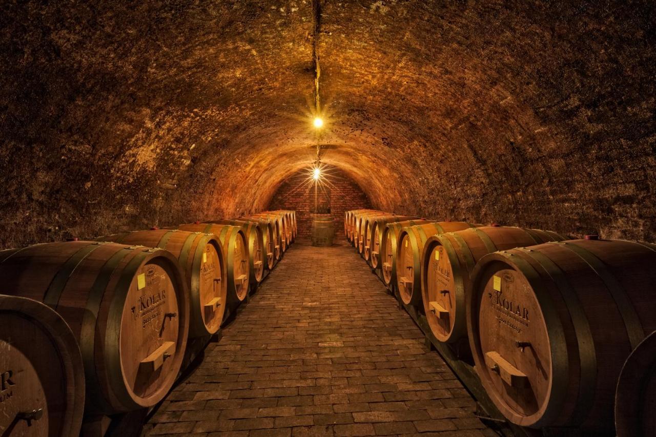 Kneževi Vinogradi Podrumi Kolar "Suza Baranje" المظهر الخارجي الصورة