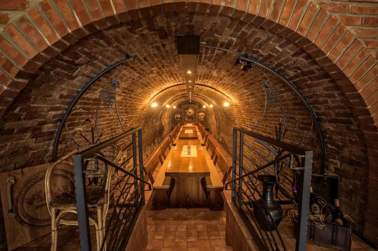Kneževi Vinogradi Podrumi Kolar "Suza Baranje" المظهر الخارجي الصورة